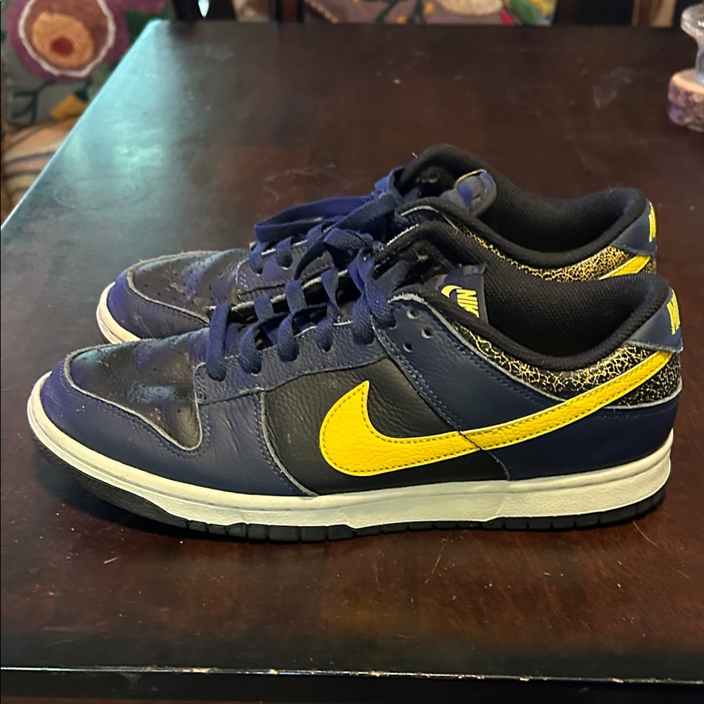 Nike Dunks Michigan Wolverine Navy and Yellow Athletic Shoes